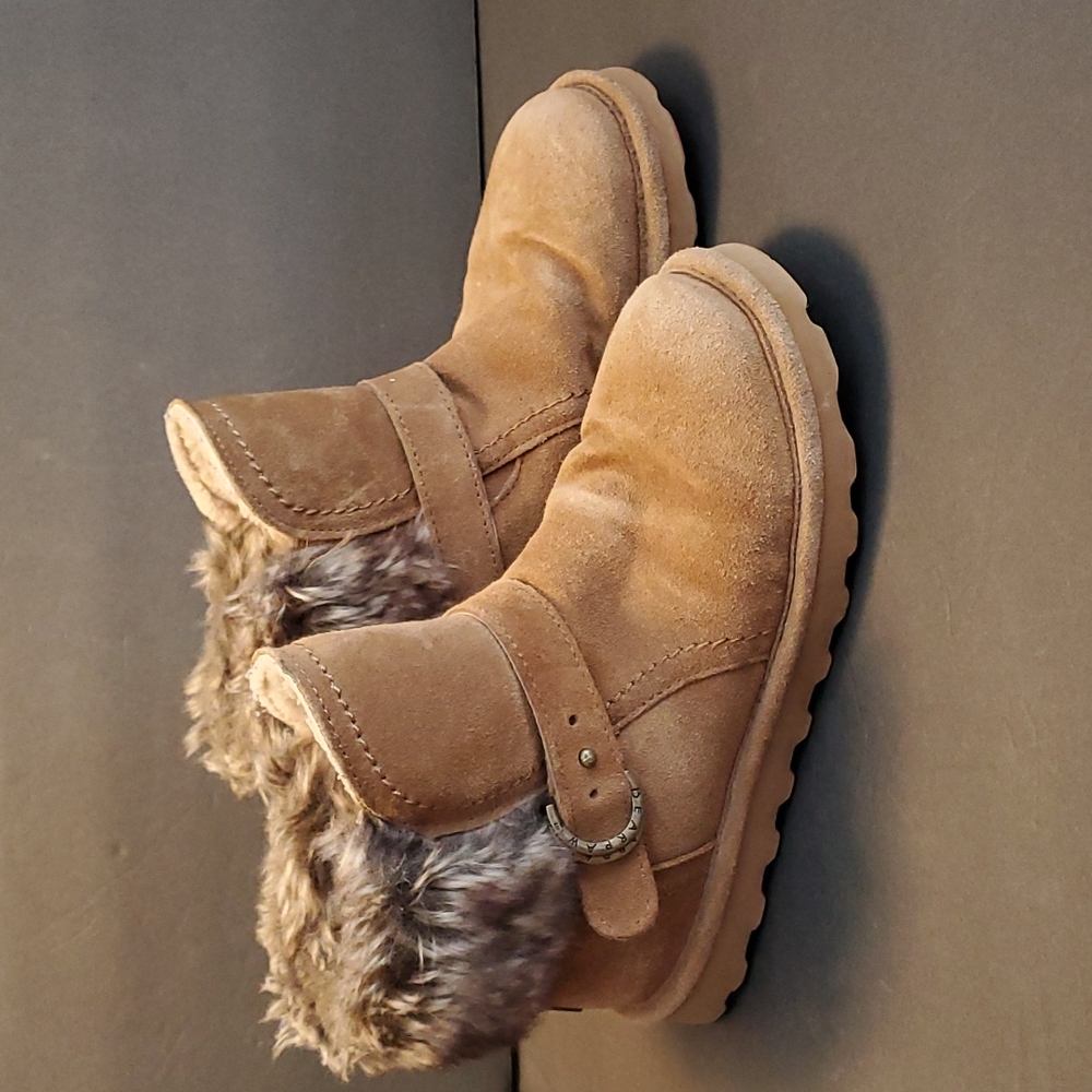 Bearpaw Boots Women's Size 8